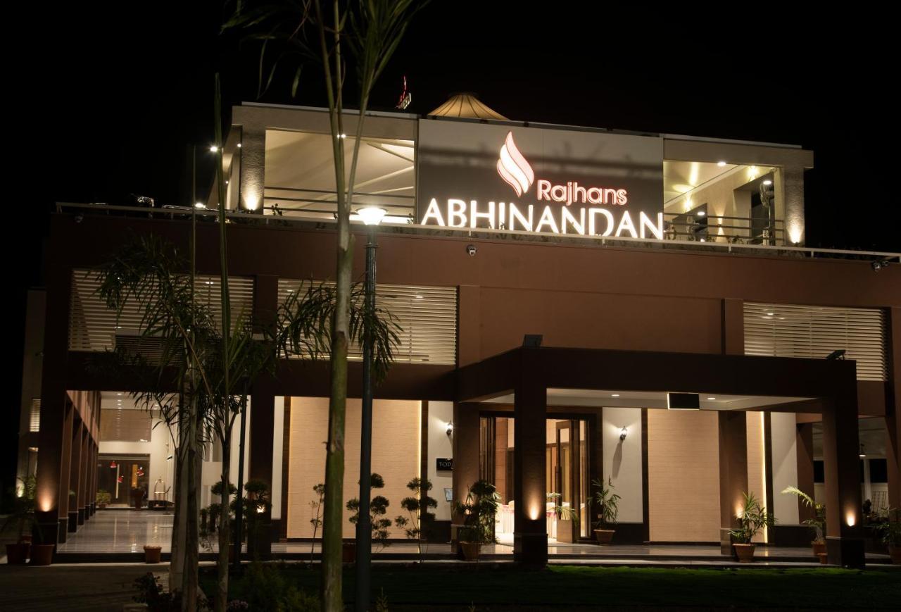 Hotel Rajhans Abhinandan Bhopal Exterior foto